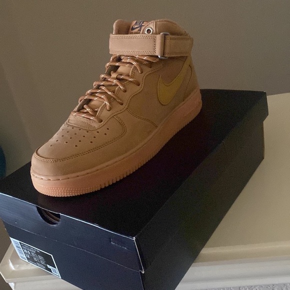 Only worn a few times in box tan Air Force 1 high top Nike - Picture 2 of 5